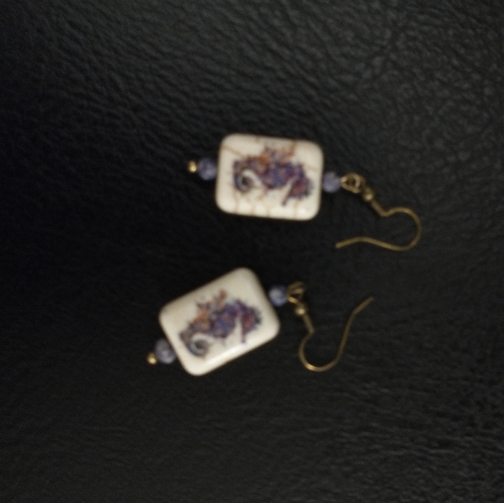 Earrings - Picture 5 of 6